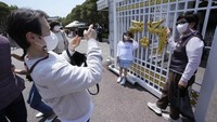 Sebelumnya, saat berkampanye di kontestasi Pilpres Korea Selatan, Yoon Suk-yeol mengatakan akan memindahkan kantor kepresidenan ke gedung kementerian pertahanan dan mengembalikan kompleks Blue House kepada publik.