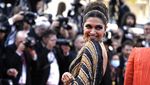Deepika Padukone Melenggang Anggun di Karpet Merah Cannes