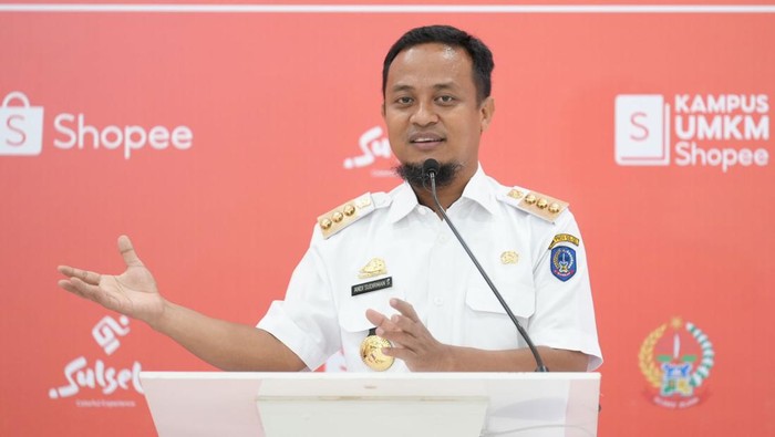 Gubernur Sulsel Andi Sudirman Sulaiman saat peresmian Kampus UMKM