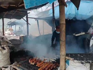 Sensasi Gurih Sedap Cicipi Aneka Ikan Asap Lamongan