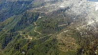 Berada di Erzurum, jalan berkelok-kelok ini dilengkapi pemandangan yang menakjubkan.  