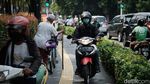 Aksi Biker +62 Terabas Trotoar Depan Metropole Jakarta