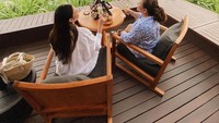Diketahui Jessica Mila belajar salat untuk mendalami perannnya dan film terbaru yang berjudul Mengejar Surga. Banyak netizen yang memuji totalitas aktris cantik itu. Foto: Instagram @jscmila