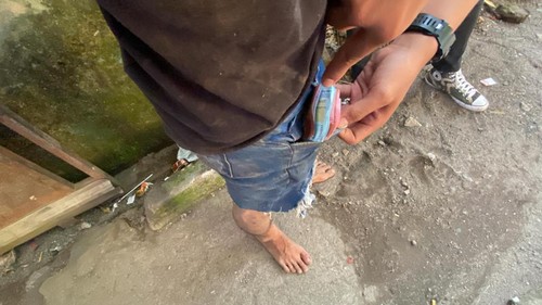 Kedua terduga pelaku pengedar sabu di Mataram dibekuk polisi.