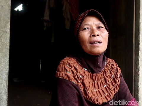 Ketua RT 2 RW 1 Pedukuhan Ngluweng, Kalurahan Ngleri, Kapanewon Playen, Kabupaten Gunungkidul Chasanah, Rabu (18/5/2022).