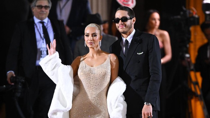 NEW YORK, NEW YORK - MAY 02:  Kim Kardashian and Pete Davidson arrive to the 2022 Met Gala Celebrating In America: An Anthology of Fashion at Metropolitan Museum of Art on May 02, 2022 in New York City. (Photo by James Devaney/GC Images)