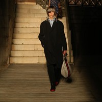 Fashion show Gucci Cruise 2023 digelar di Castel del Monte, sebuah kastil di Puglia, Italia. Kastil yang sudah berdiri sejak abad ke-13 ini dibangun Raja Frederick II yang menguasai Romawi, Sicilia, Italia, Jerman, dan Yerusalem. Dok. Gucci.  