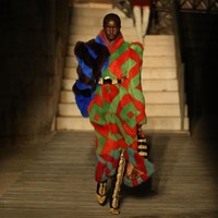 Fashion show Gucci Cruise 2023 digelar di Castel del Monte, sebuah kastil di Puglia, Italia. Kastil yang sudah berdiri sejak abad ke-13 ini dibangun Raja Frederick II yang menguasai Romawi, Sicilia, Italia, Jerman, dan Yerusalem. Dok. Gucci.  