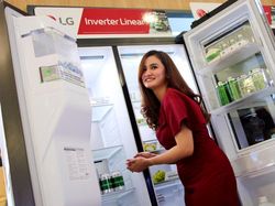 Kulkas Canggih dari LG Ini Ada Dispenser Air Berteknologi UV