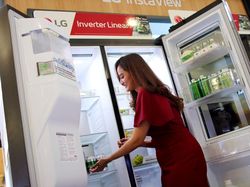 Kulkas Canggih dari LG Ini Ada Dispenser Air Berteknologi UV