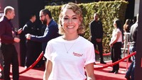 Karier akting Tatiana Maslany sebagai pemeran utama berawal pada tahun 2002 lewat serial televisi Kanada berjudul 2030CE. Dia juga pernah memainkan karakter Ghost di film Ginger Snaps 2: Unleashed di tahun 2004. (Foto: Jordan Strauss/Invision/AP/Jordan Strauss) 