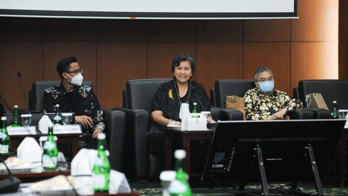 Lestari Moerdijat