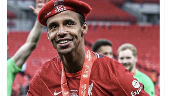 Adapun Joel Matip menjadi pahlawan dalam laga semalam dengan mencetak gol kemenangan Liverpool. Foto: Twitter