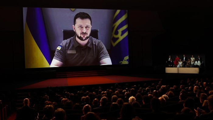 Momen Presiden Ukraina Pidato di Festival Film Cannes The 75th Cannes Film Festival - Opening ceremony and screening of the film