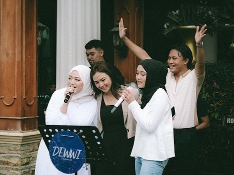 Nathalie Holscher Nathalie Holscher