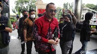 Ketua Umum DPP Partai Solidaritas Indonesia (PSI) Giring Ganesha mendatangi Gedung KPK, Jakarta, Rabu (18/5/2022).