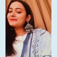 Keluarga Pallabi melaporkan bahwa putrinya itu punya hubungan terlarang dengan Sagnik. Sang kekasih adalah seorang pria yang telah memiliki istri, namun tinggal bareng dengan Pallabi di apartemen sang aktris di Kolkata, India. Foto: dok. Instagram/@pallavidey153