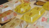 Jika kemasan McDonald’s saat ini berbahan kertas, pada tahun 1980-an McDonald’s hadir dengan kemasan polistiren mirip styrofoam. Foto: Dailymail