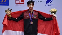 Atlet Taekwondo Indonesia Reinaldy Atmanegara juga meraih medali perunggu kategori Kyorugi kelas under 54 kg putra SEA Games di Vietnam. ANTARA FOTO/Zabur Karuru.