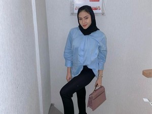 Ultah ke-30, Resty Wulandari Belajar Berhijab