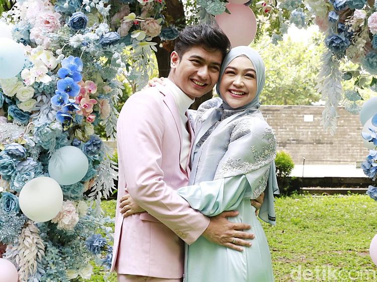Ria Ricis Umumkan Hamil Anak Perempuan