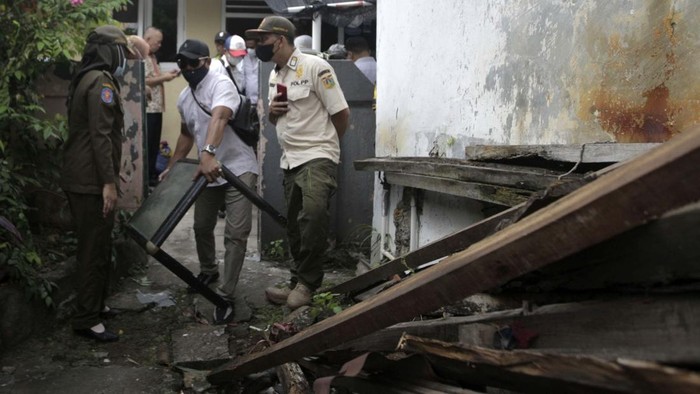 Rumah Dinas Ditjen Hubla di Gunung Sahari Dikosongkan Rumah dinas milik Direktorat Jenderal Perhubungan Laut di Jalan Gunung Sahari, Jakarta Pusat, dikosongkan. Eksekusi dilakukansetelah ada keputusan pengandilan.
