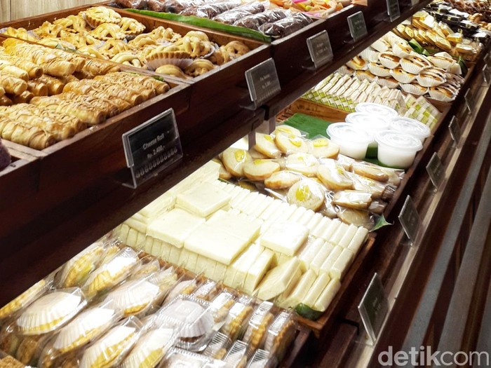 Sari Sari kedai jajajan pasar dan kue basah di Bandung.