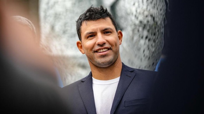 MANCHESTER, ENGLAND - MAY 13: Ex Manchester City player Sergio Aguero views his statue unveiling at the Etihad Stadium on May 13, 2022 in Manchester, England. (Photo by Tom Flathers/Manchester City FC via Getty Images)