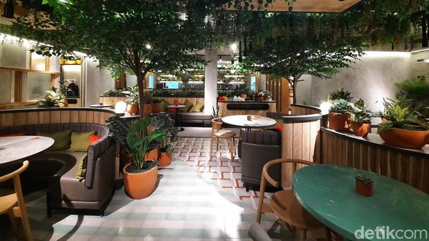 Suasana di restoran Lexi the Flying Tiger di Kota Bandung.