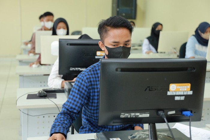 Suasana UTBK di Kampus Unpad.