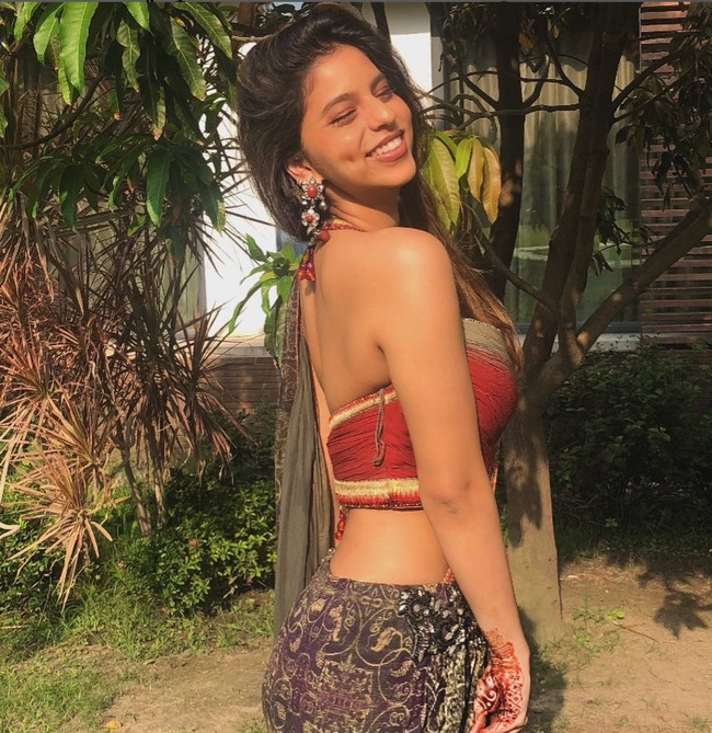 Suhana terlihat cukup aktif di akun Instagram pribadinya. Hingga saat ini dirinya sudah berhasil mengumpulkan sekitar 2,7 juta pengikut. Foto: Instagram/@suhanakhan2