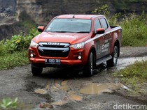 Ini Jawabannya, Alasan Mobil Pertambangan Pakai Antena Panjang