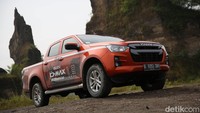 Setelah menjajal Isuzu D-Max 1.9 untuk road trip, kami menilai mobil ini adalah paket komplet. Jika detikers membutuhkan mobil yang kapabel untuk kerja keras, namun juga tetap pas dibawa liburan, Isuzu D-Max 1.9 ini mungkin jawabannya. Apalagi, karena populasinya tidak sebanyak rival-rivalnya, membuat D-Max 1.9 ini lebih terkesan eksklusif di jalanan. Selain itu, harga jual dari D-Max ini pun cukup menarik.