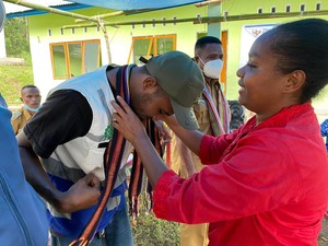 Kisah Luther Tubulau, Petugas Lapangan PLN Melistriki Daerah 3T di NTT