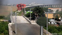 Terpantau pemasangan girder sudah hampir rampung dan menyambung ke Depo Tegalluar.