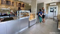 The Wheat, artisan bakery di Cipete ini menawarkan roti khas berbagai negara dengan konsep sehat. Ragi alami merupakan bahan adonan utama roti manisnya.
