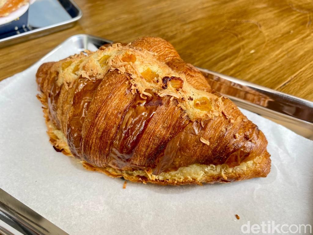 The Wheat: Krenyes Gurih! Di Sini Ada Croissant Jasuke hingga Roti Bloeder Artisan
