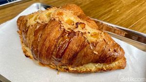 Lagi Hits! Bakery Ini Punya Croissant Jasuke dan Roti Bloeder Enak
