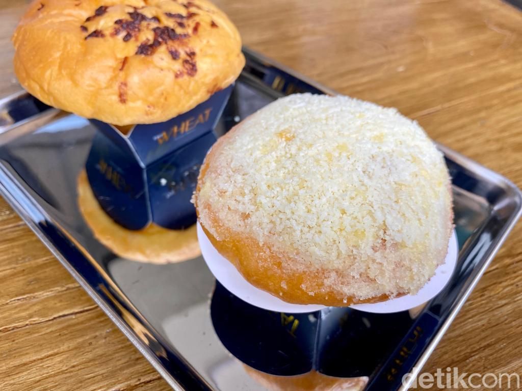 The Wheat: Krenyes Gurih! Di Sini Ada Croissant Jasuke hingga Roti Bloeder Artisan