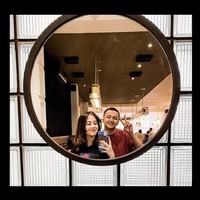 Saat go public, Zara dan Kakang sama-sama mengunggah foto pertemuan mereka di 2020. Terlihat masih ada jarak di antara keduanya saat mirror selfie di sebuah cafe. Foto: dok. Instagram @zaraadhsty