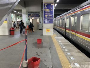 Sebulan Berlalu, Masih Ada Atap Bocor di Stasiun Manggarai