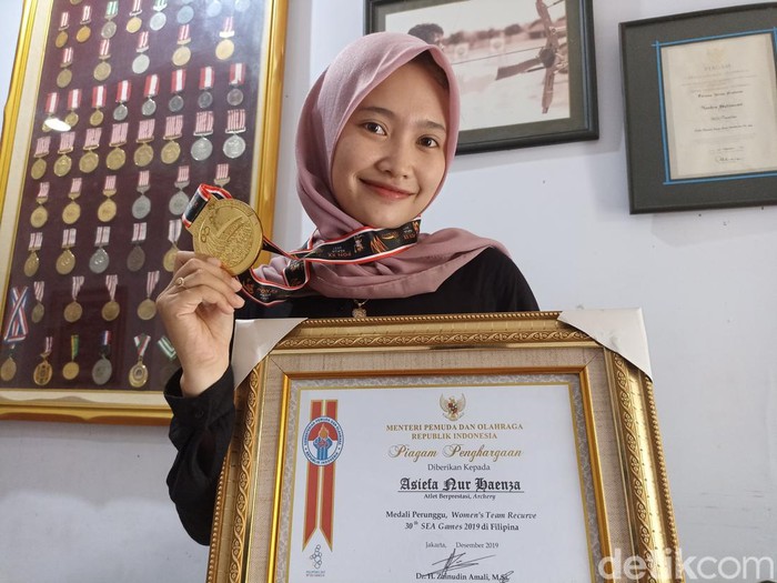 Atlet panahan Asiefa Nur Haenza