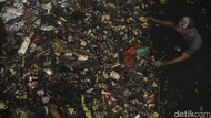 Bikin Mampet, Sampah di Kali Cipamingkis Bekasi Akhirnya Diangkut Juga