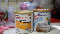 Rak-rak susu formula di sebagian besar Amerika Serikat kosong karena stok yang semakin langka.
