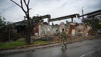 Untuk diketahui, selain pabrik baja Azovstal, Pabrik Metalurgi Illich Iron & Steel Works turut menjadi sasaran serangan di tengah perang antara Rusia dan Ukraina.