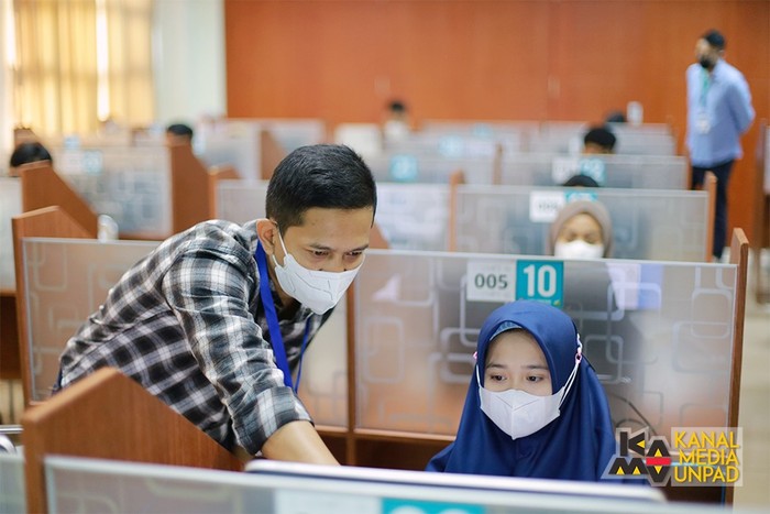 Dosen Unpad Ingatkan Kebijakan Lepas Masker