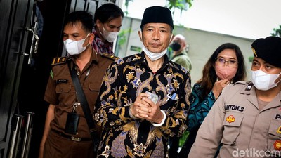 Ekspresi M Kace Saat Bersaksi di Sidang Irjen Napoleon