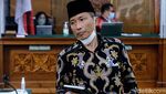 Ekspresi M Kace Saat Bersaksi di Sidang Irjen Napoleon