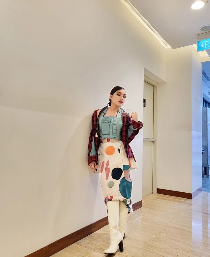 Galeri Ayu Ting Ting Intip Keseruan Ayu Ting Ting Saat Hangout hingga Makan Bareng Anak