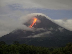 5+ Mitos Gunung Merapi Jogja, Ada Raksasa Pelindung hingga Pasar Bubrah